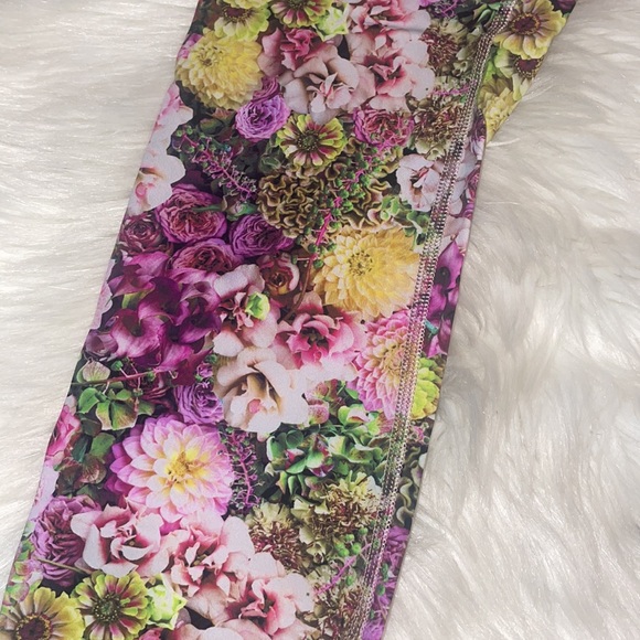Lululemon Floral Print Leggings - Picture 6 of 9